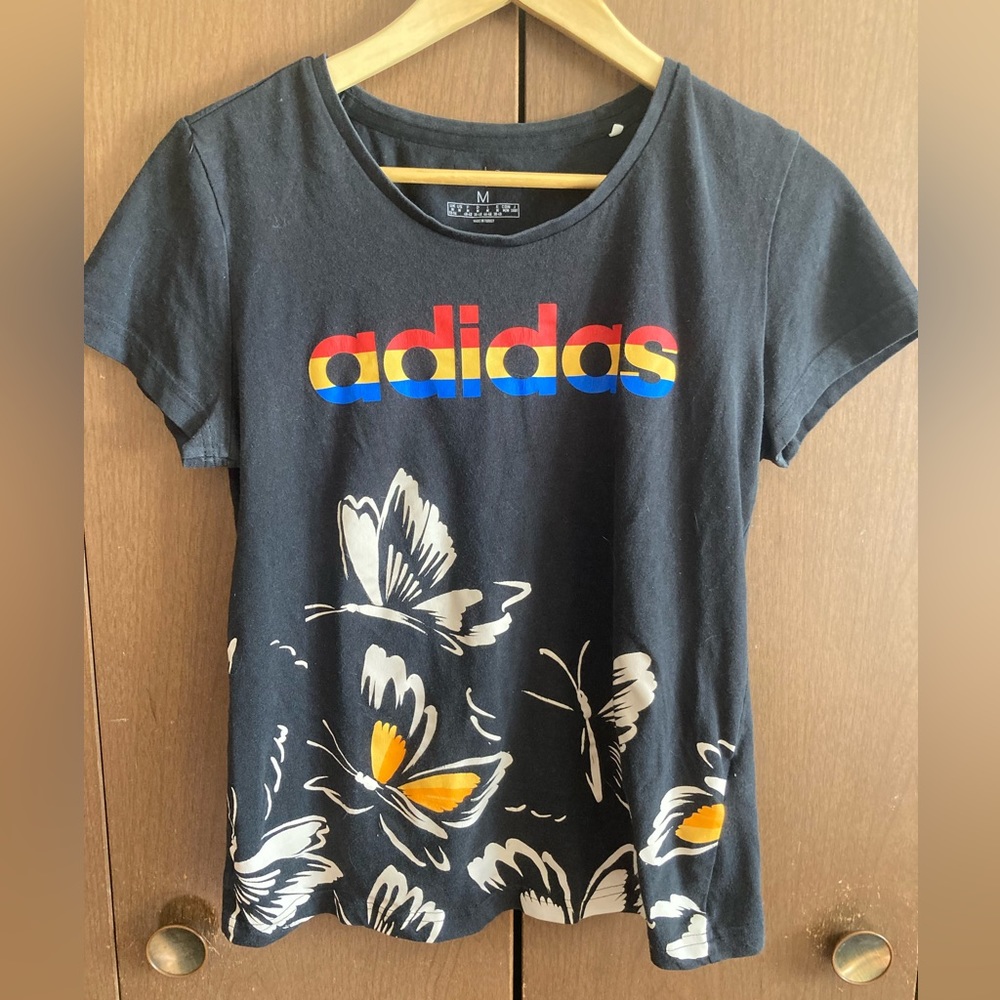 Adidas Tshirt size M
